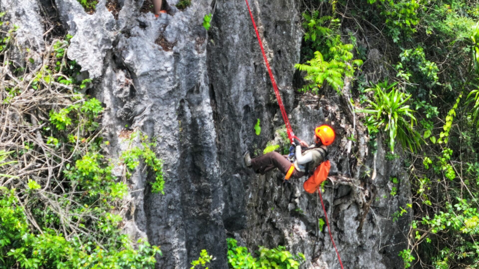 Tour Canyoning Hang Vem Lagoon 1 Ngày